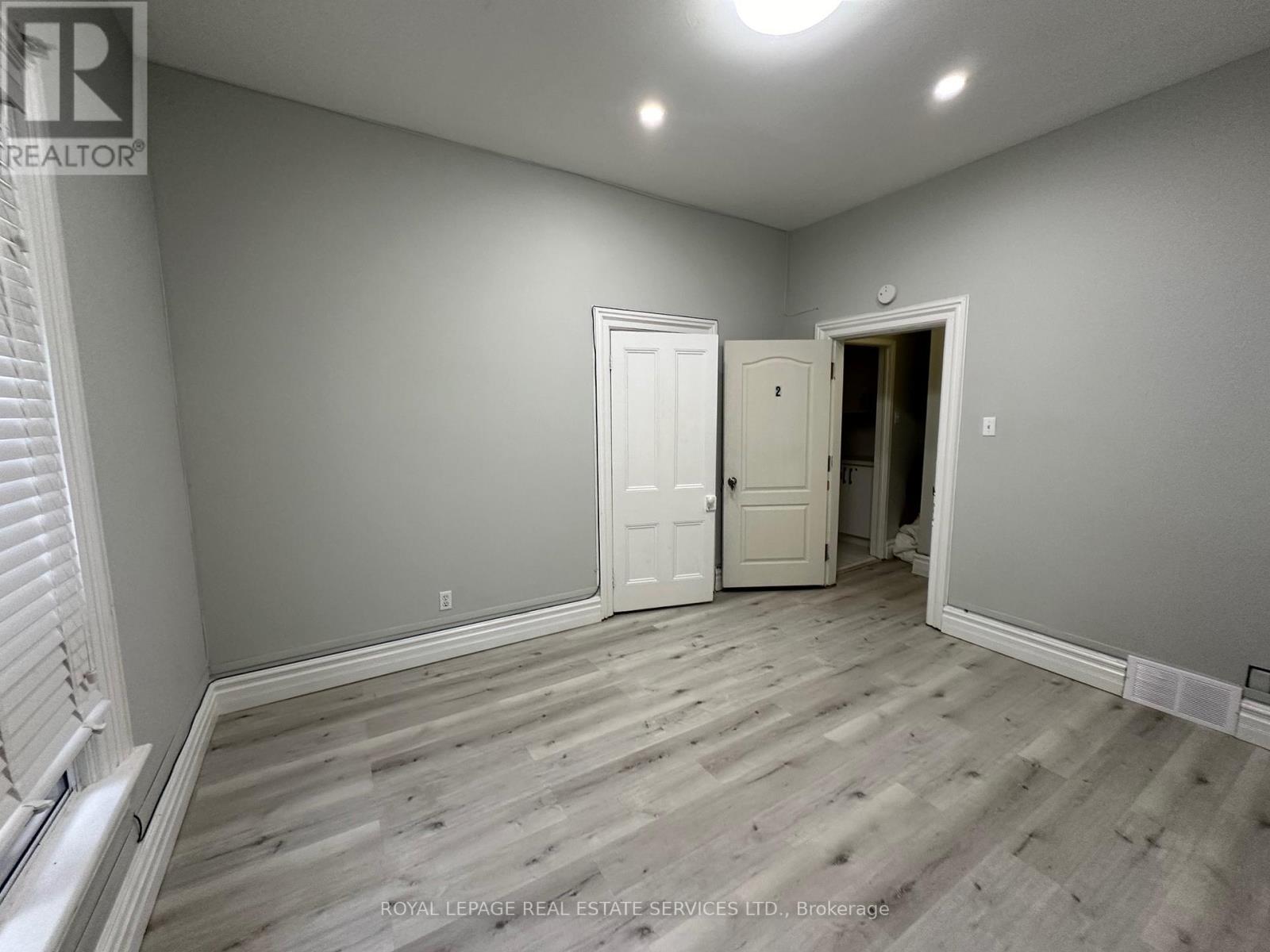 203 - 206 Carlton Street, Toronto, Ontario M5A 2L1 - Photo 2 - C12991654