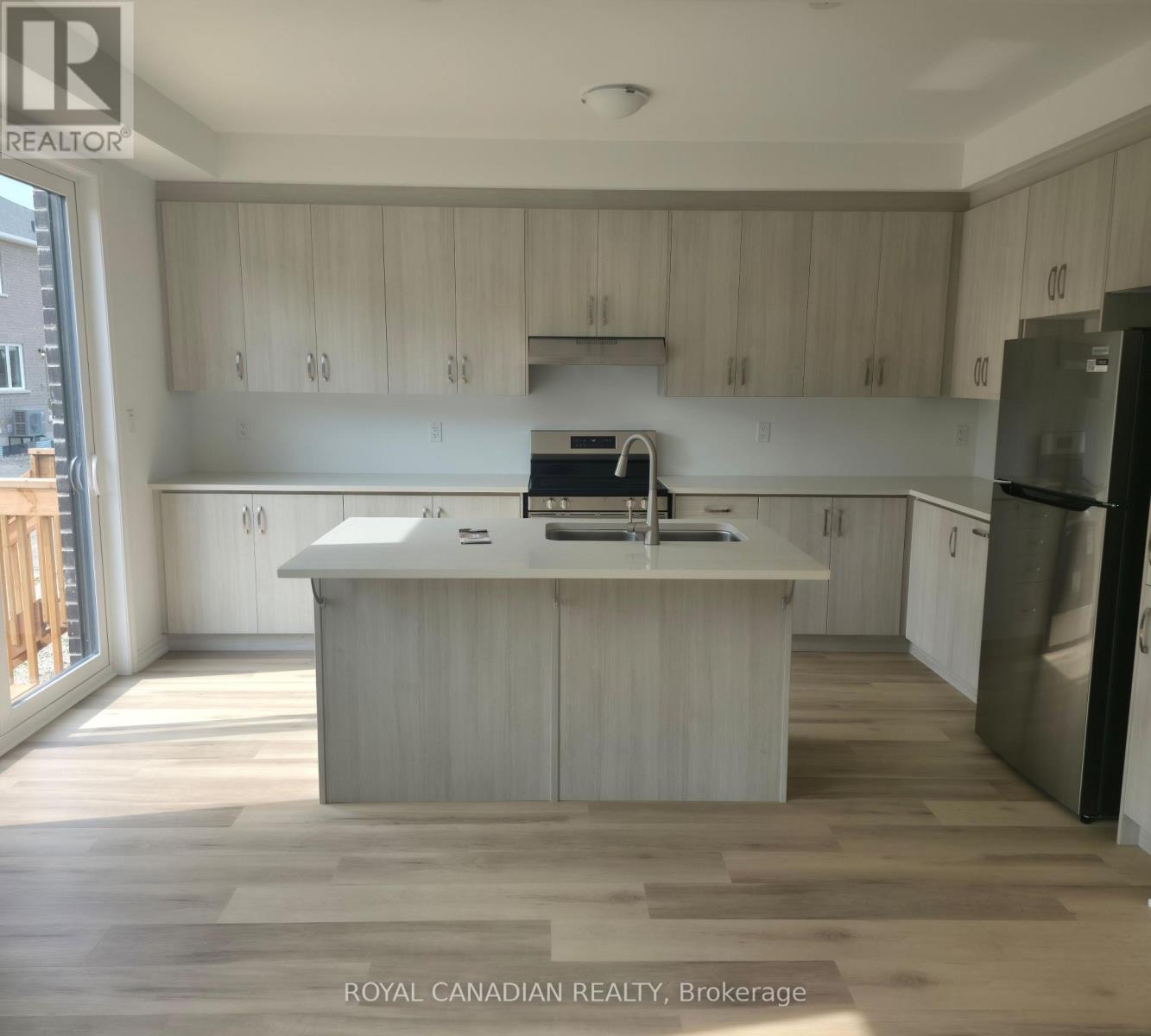 123 Vinewood Crescent, Barrie, Ontario  L9J 1B5 - Photo 12 - S13644694