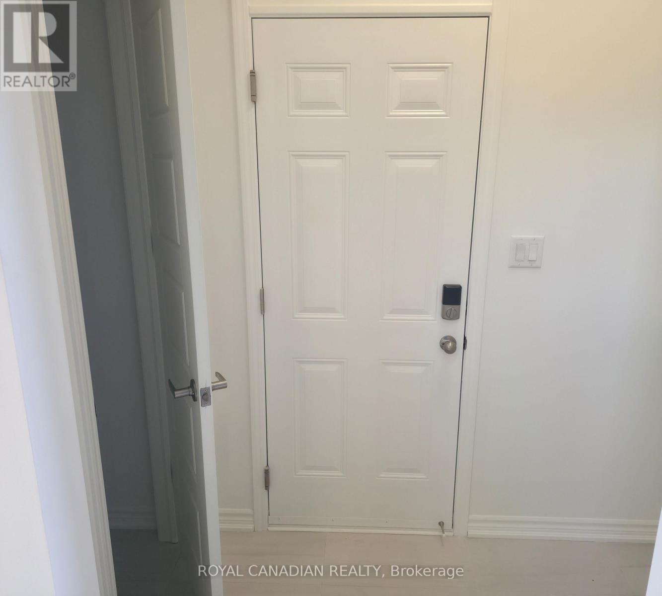 123 Vinewood Crescent, Barrie, Ontario  L9J 1B5 - Photo 13 - S13644694
