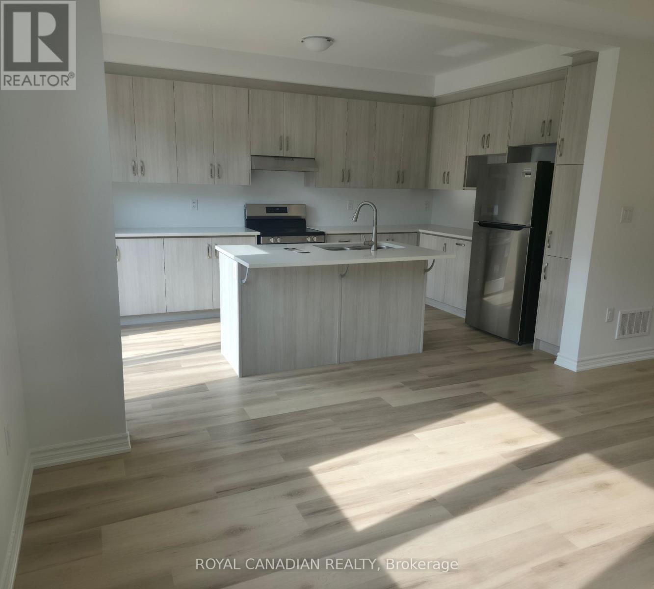123 Vinewood Crescent, Barrie, Ontario  L9J 1B5 - Photo 10 - S13644694