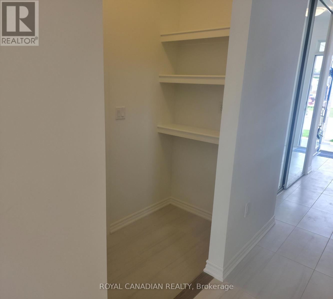123 Vinewood Crescent, Barrie, Ontario  L9J 1B5 - Photo 7 - S13644694