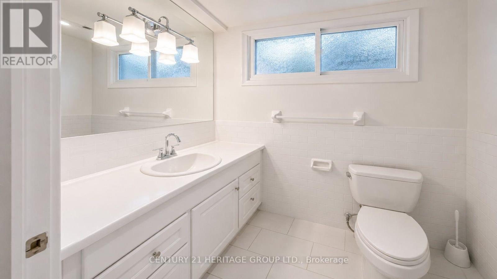 Bsmt - 17 Hi Mount Drive, Toronto, Ontario  M2K 1X3 - Photo 6 - C13724386