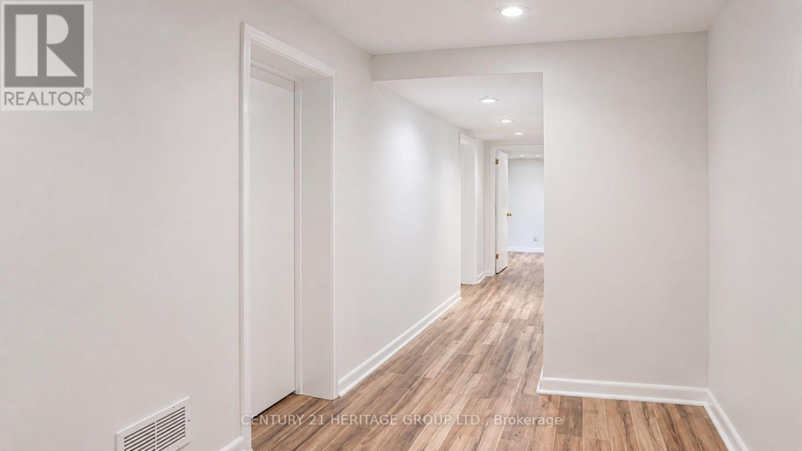 Bsmt - 17 Hi Mount Drive, Toronto, Ontario  M2K 1X3 - Photo 8 - C13724386