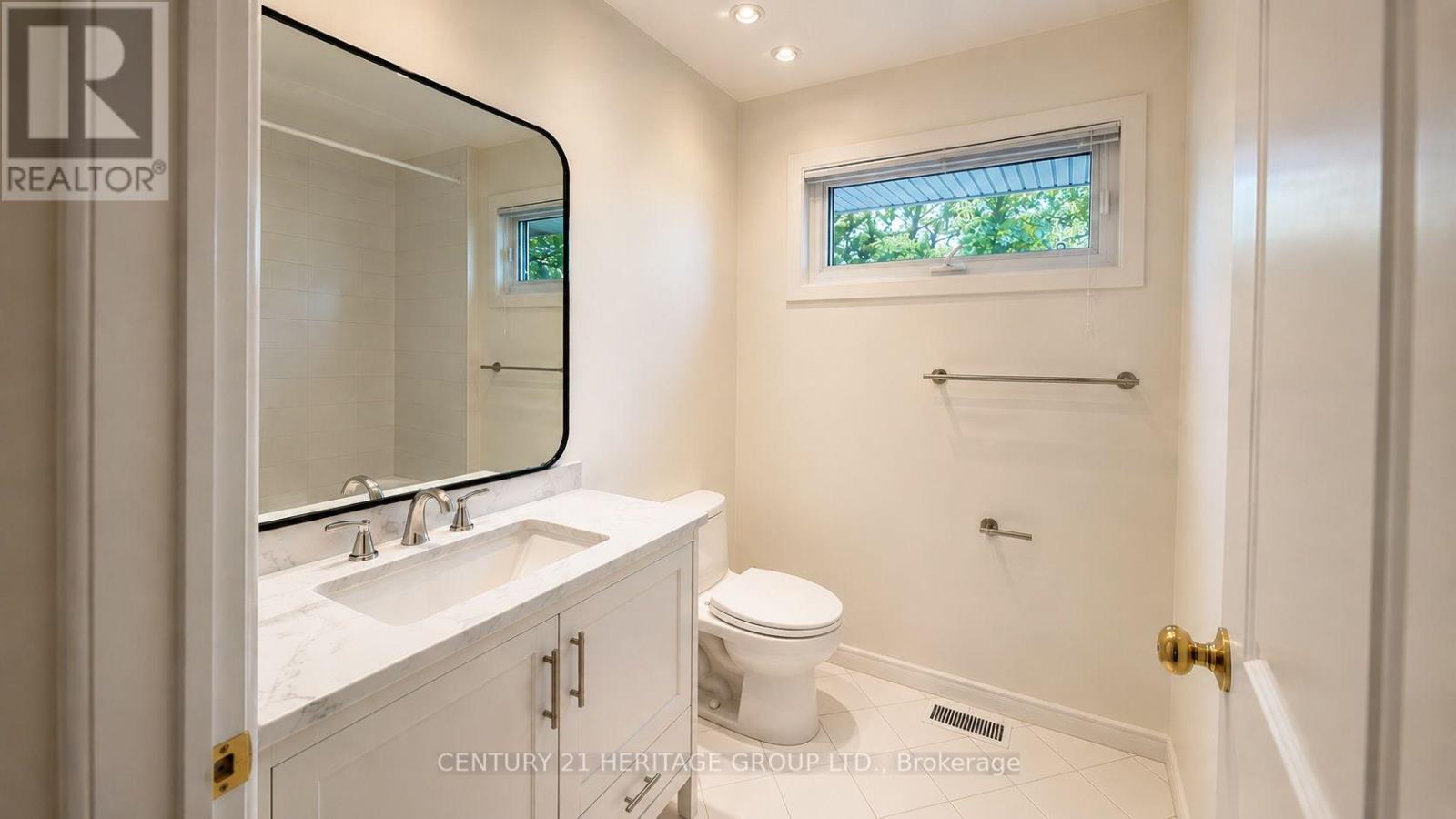 Main - 17 Hi Mount Drive, Toronto, Ontario  M2K 1X3 - Photo 15 - C13724392