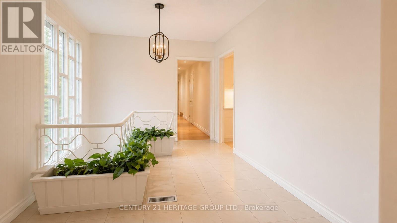 Main - 17 Hi Mount Drive, Toronto, Ontario  M2K 1X3 - Photo 12 - C13724392