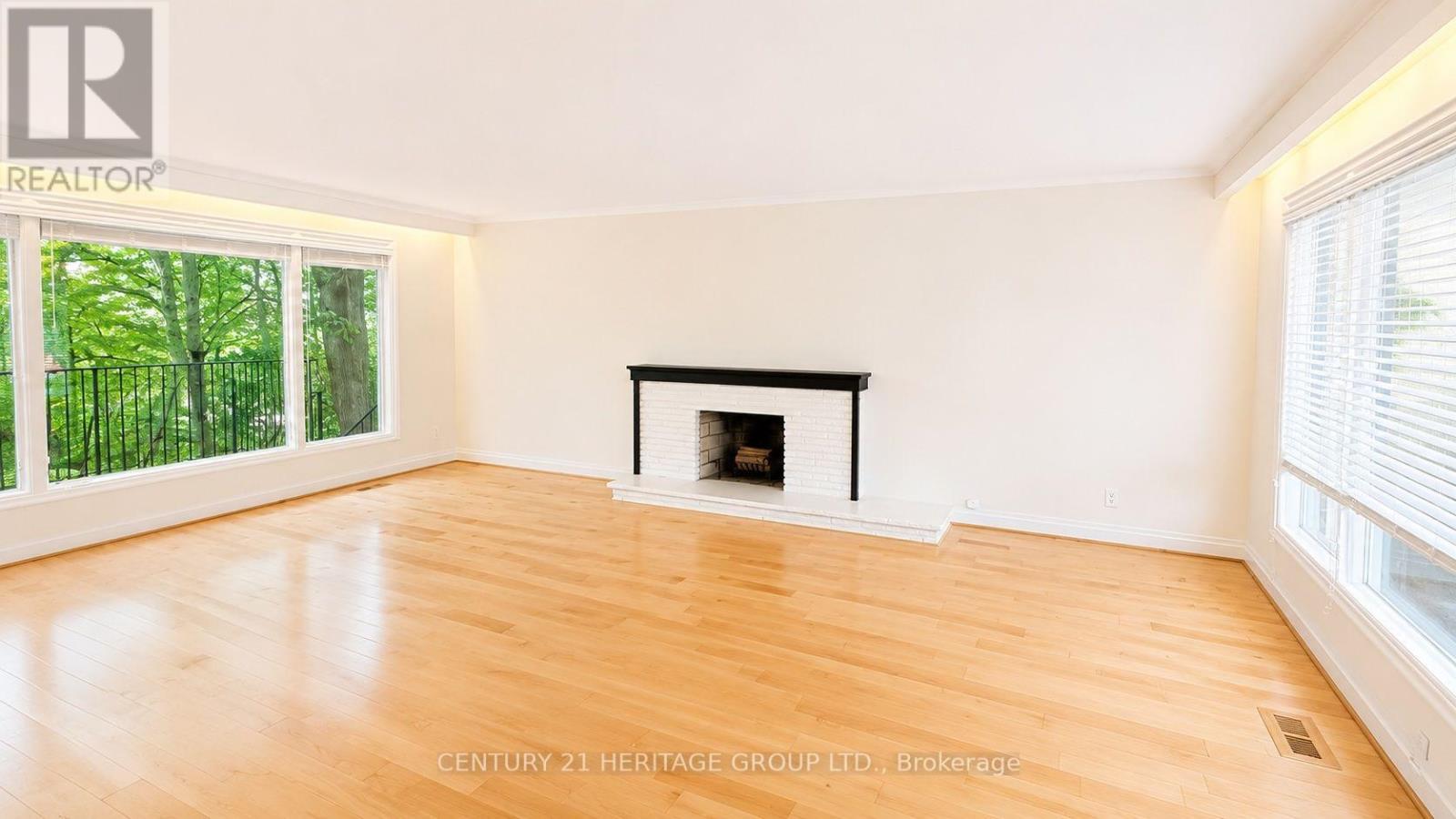Main - 17 Hi Mount Drive, Toronto, Ontario  M2K 1X3 - Photo 4 - C13724392