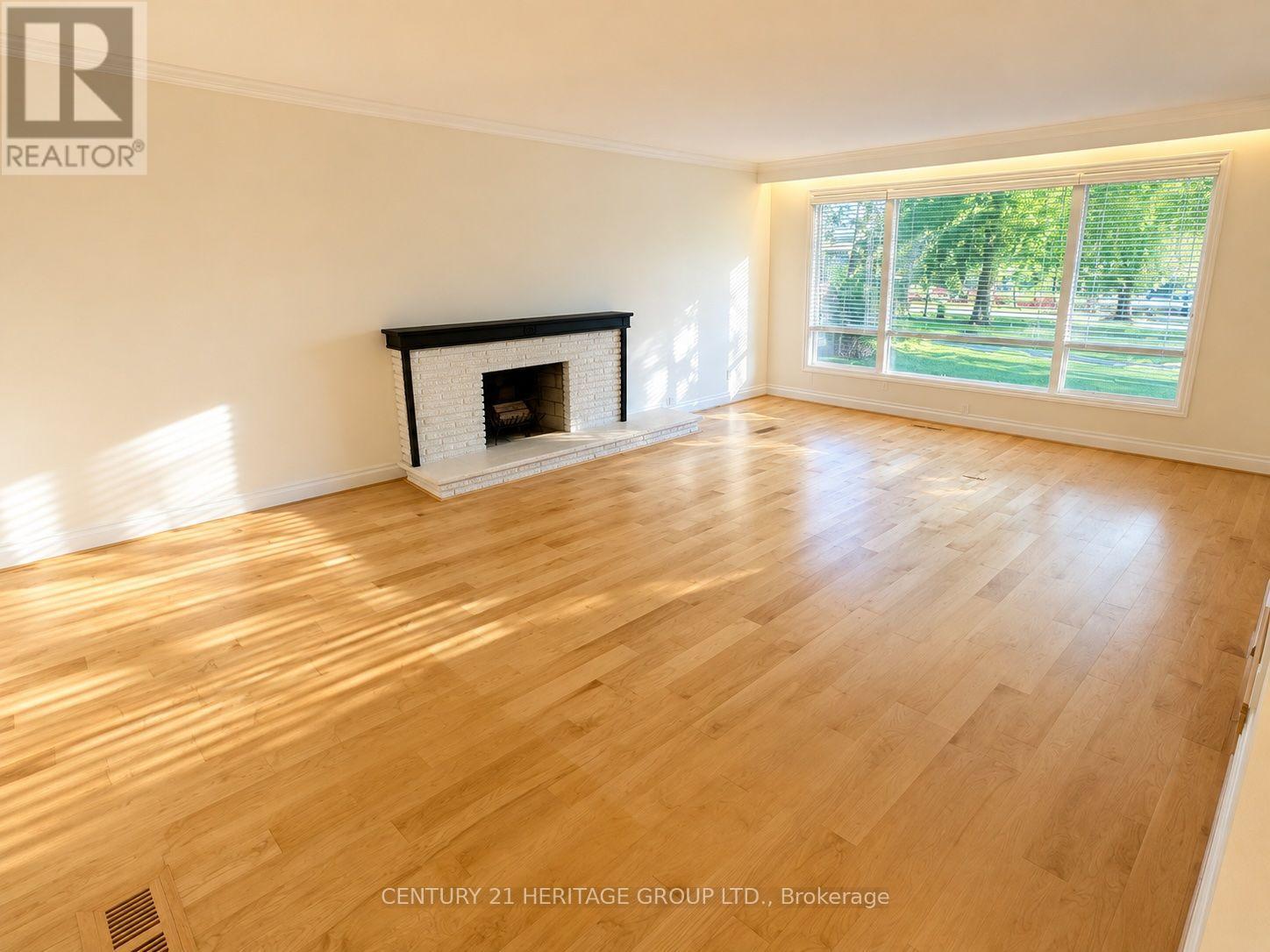 Main - 17 Hi Mount Drive, Toronto, Ontario  M2K 1X3 - Photo 5 - C13724392