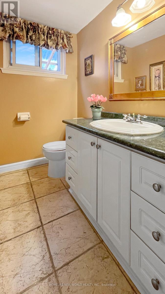 14 Madrid Crescent, Brampton, Ontario  L6S 2X4 - Photo 49 - W13678524