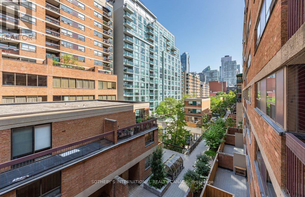 520 - 89 Mccaul Street, Toronto, Ontario  M5T 2X3 - Photo 17 - C13719558
