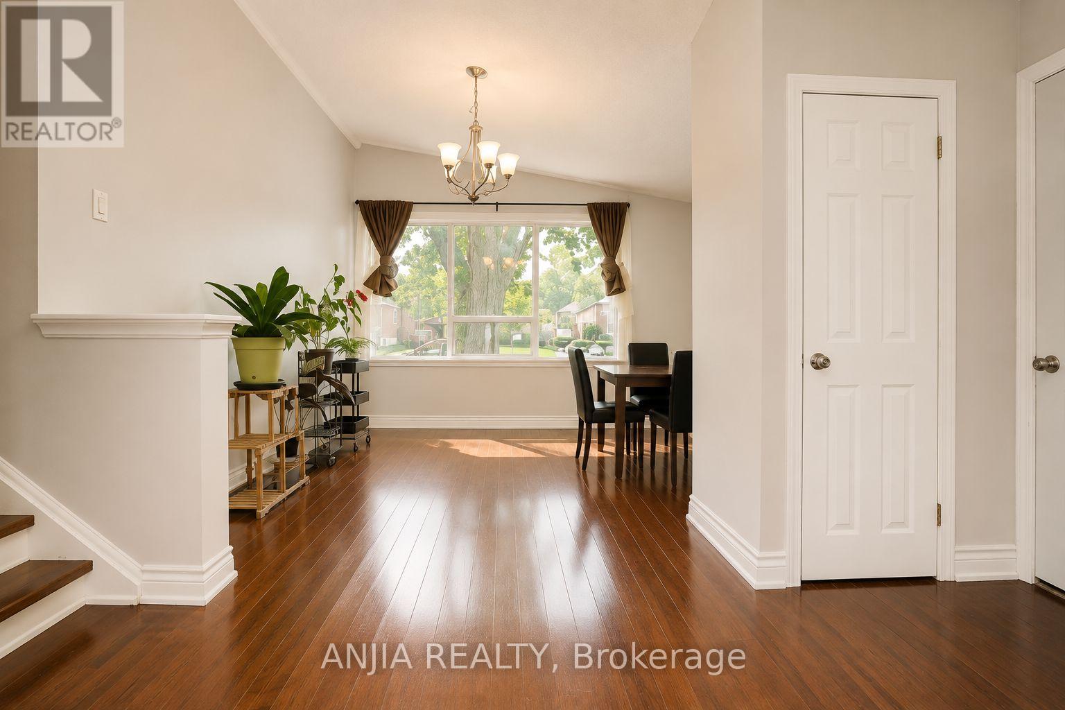 115 Portsdown Road, Toronto, Ontario  M1P 1V4 - Photo 3 - E13721556