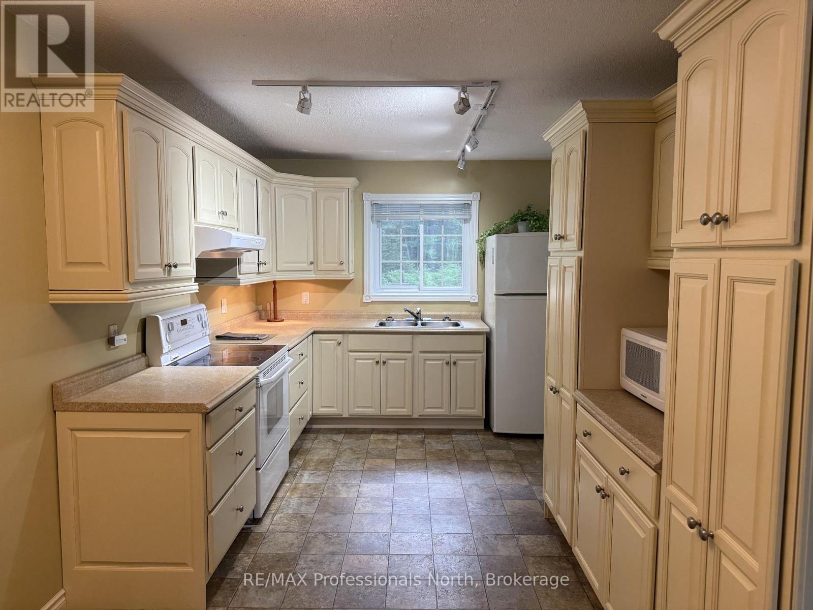 1 - 1162 Burlmarie Road, Lake Of Bays, Ontario  P0B 1A0 - Photo 11 - X13477692