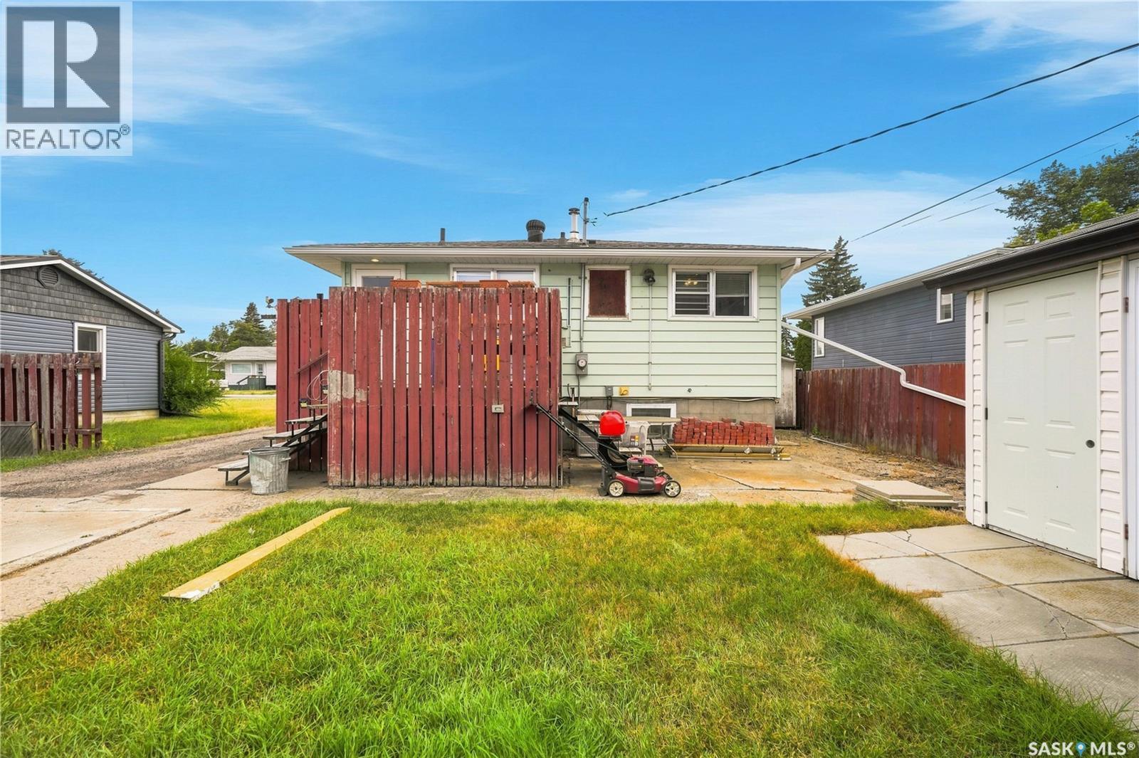 1016 Hastings Street, Moose Jaw, Saskatchewan  S6H 5R8 - Photo 29 - SK046776