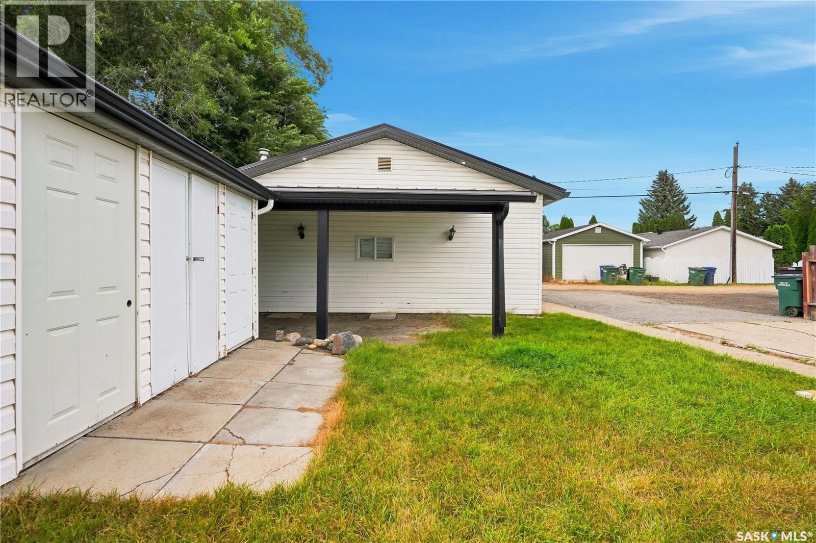 1016 Hastings Street, Moose Jaw, Saskatchewan  S6H 5R8 - Photo 32 - SK046776
