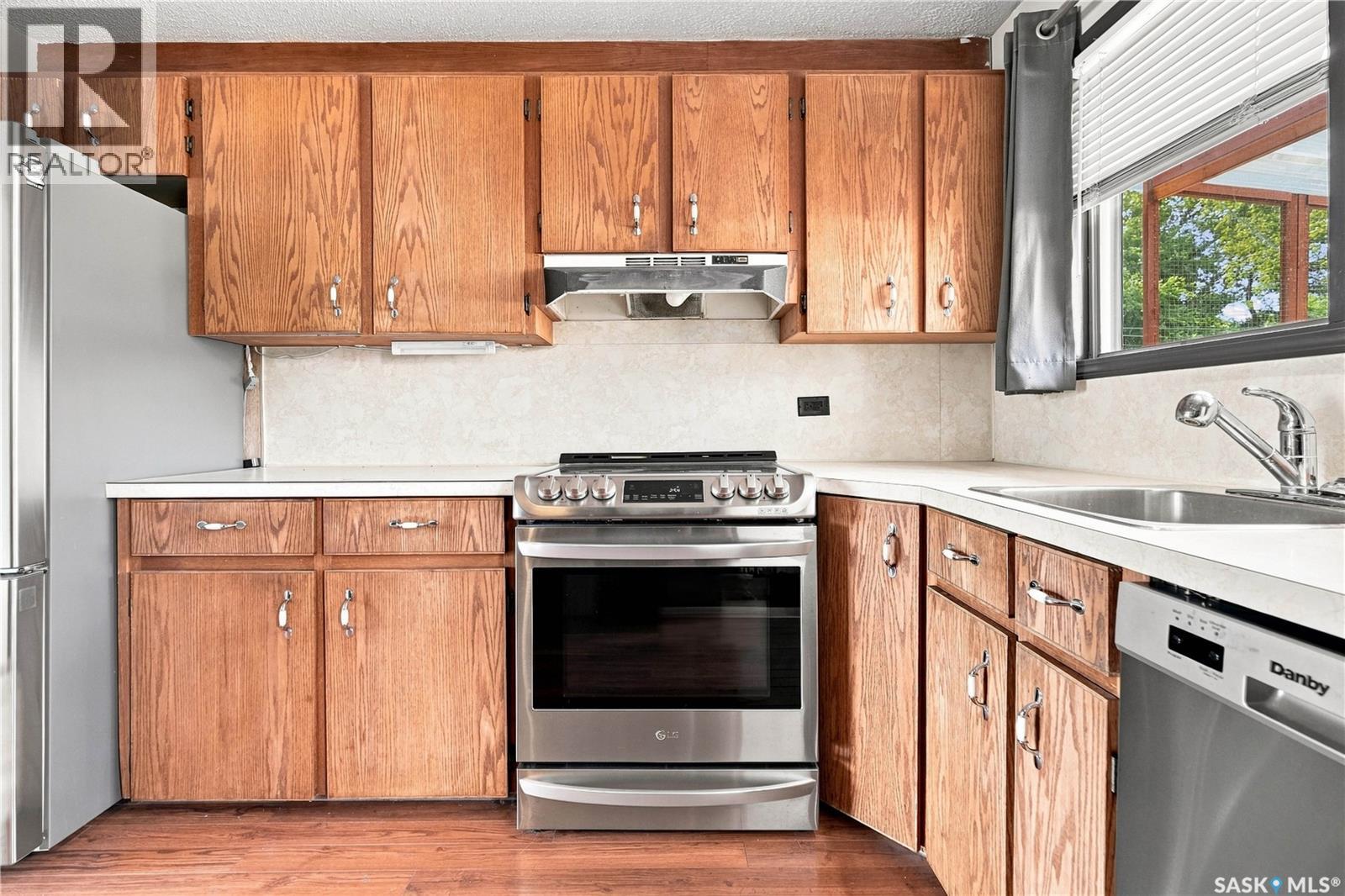 1016 Hastings Street, Moose Jaw, Saskatchewan  S6H 5R8 - Photo 4 - SK046776