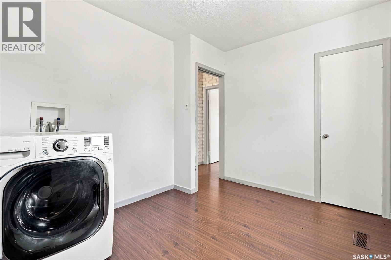 1014 Hastings Street, Moose Jaw, Saskatchewan  S6H 5R8 - Photo 15 - SK046773