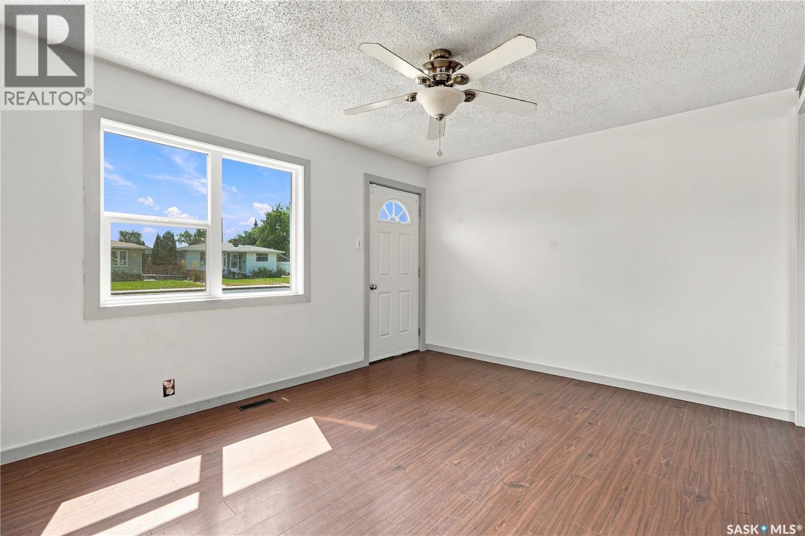 1014 Hastings Street, Moose Jaw, Saskatchewan  S6H 5R8 - Photo 6 - SK046773