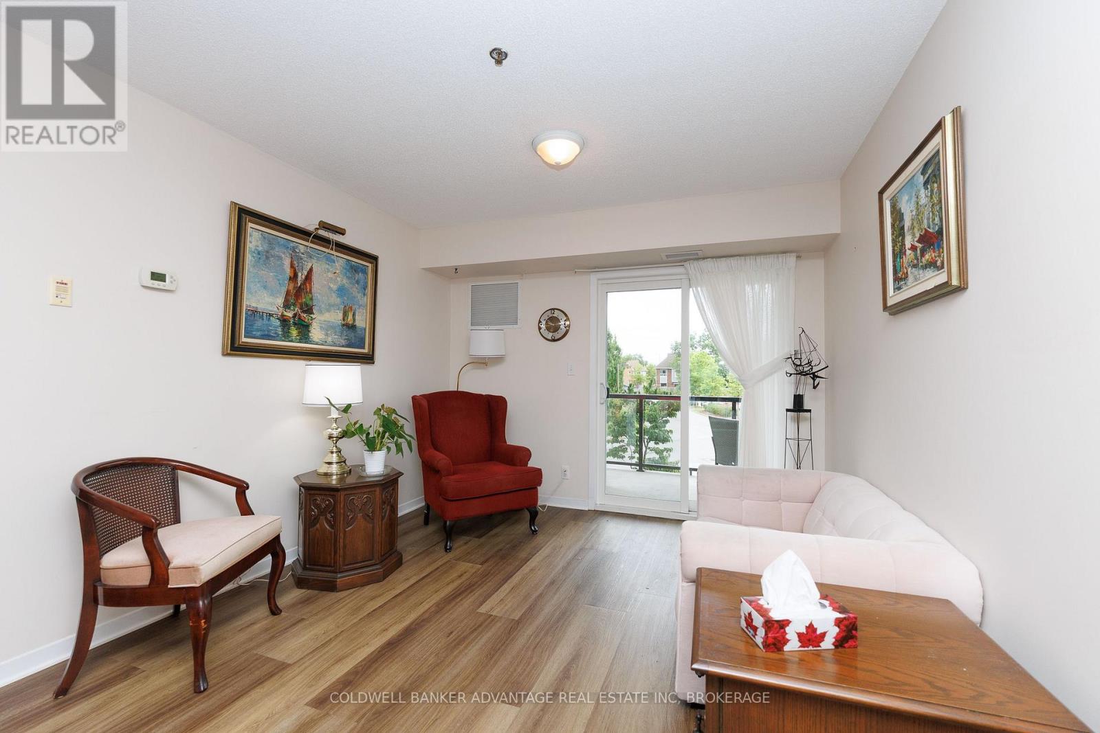 1208 - 330 Prince Charles Drive S, Welland, Ontario  L3C 7B3 - Photo 5 - X13559442