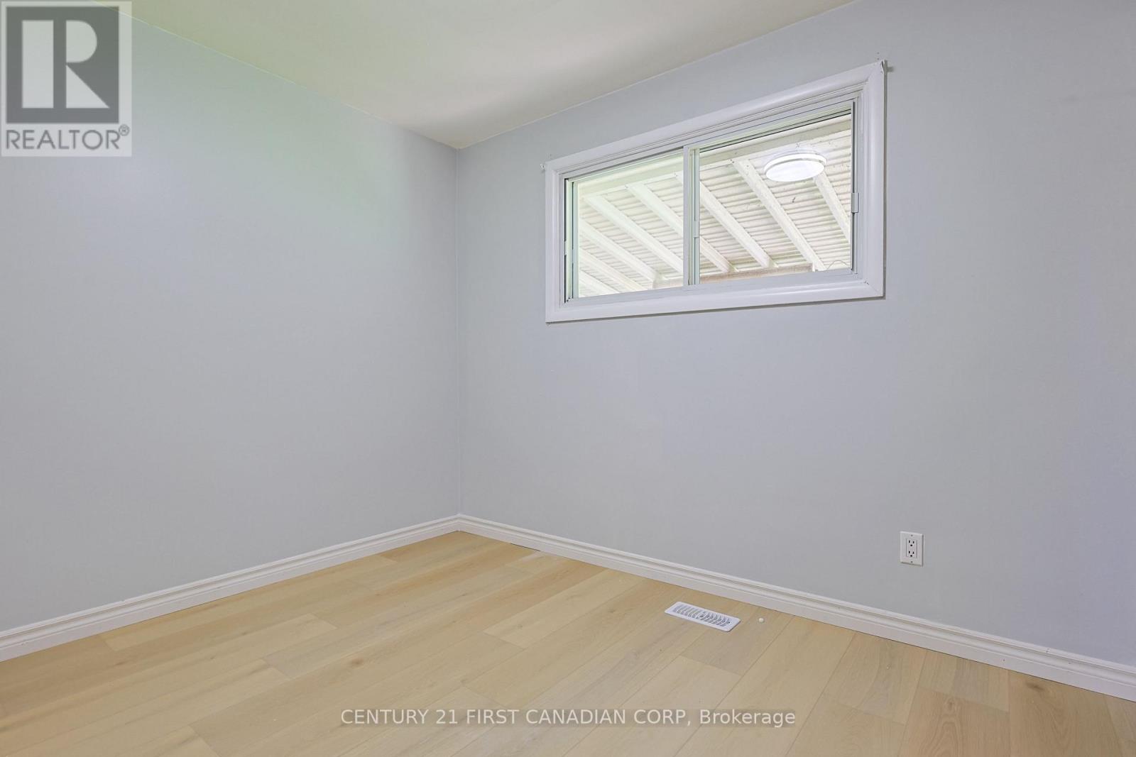 Upper - 268 Burlington Crescent, London South, Ontario  N5Z 3G5 - Photo 20 - X13677550