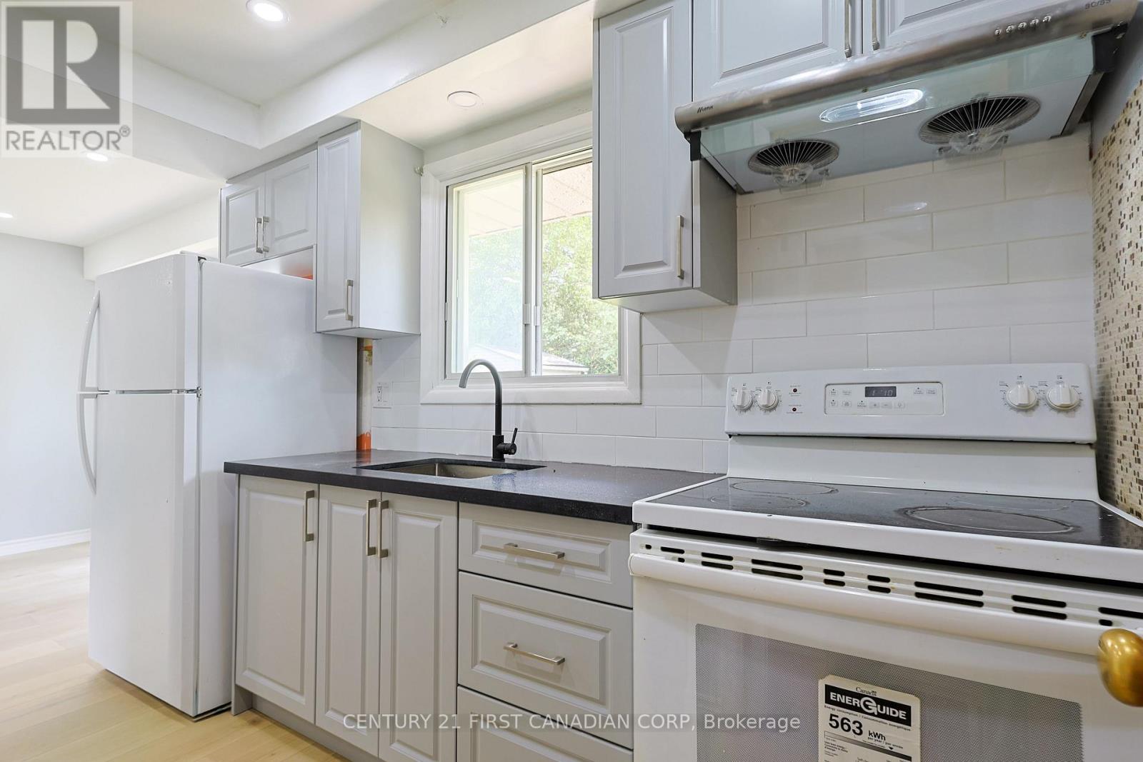 Upper - 268 Burlington Crescent, London South, Ontario  N5Z 3G5 - Photo 29 - X13677550