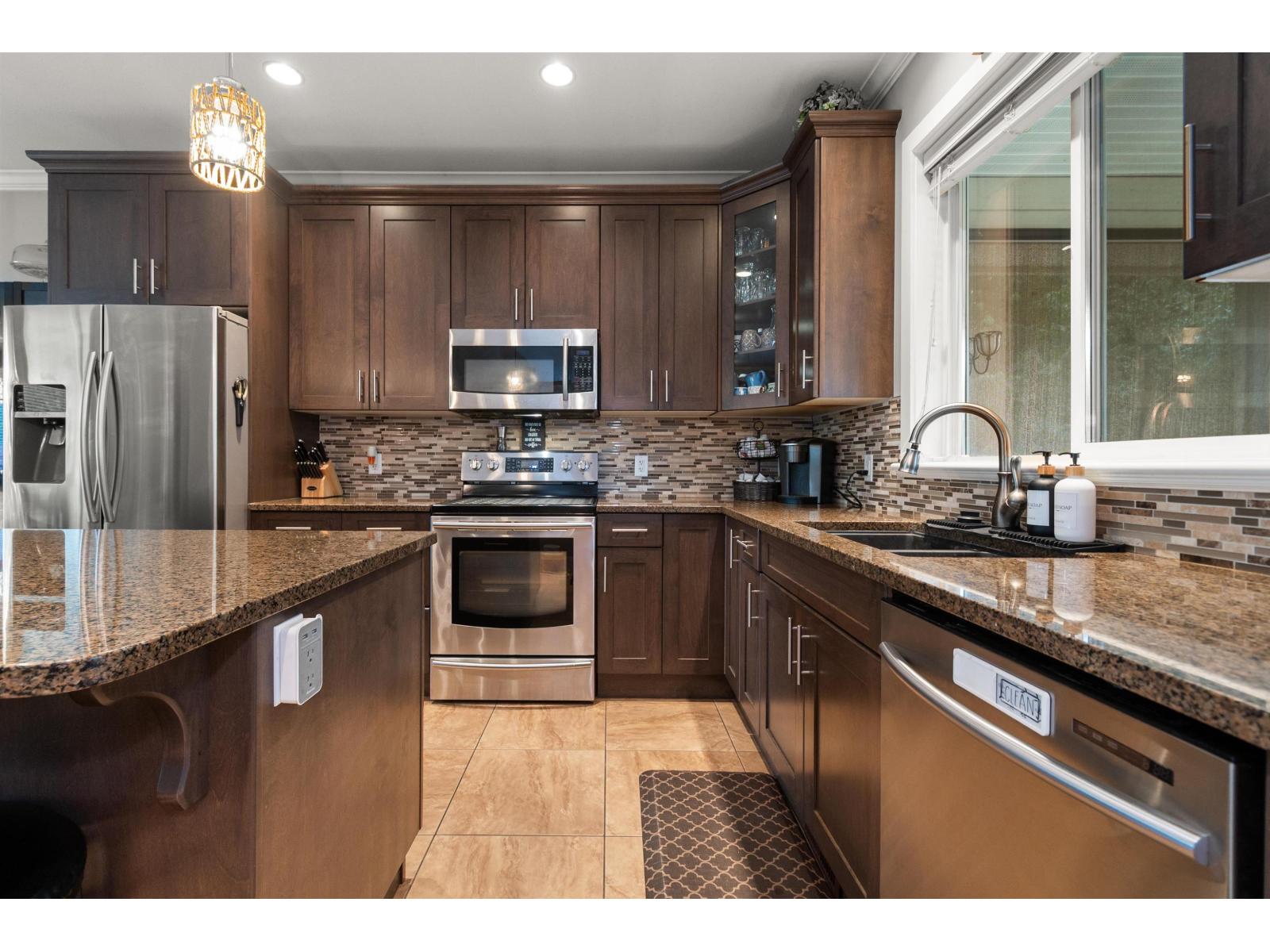 21296 Lakeview Crescent, Kawkawa Lake, Hope, British Columbia  V0X 1L1 - Photo 12 - R3159267