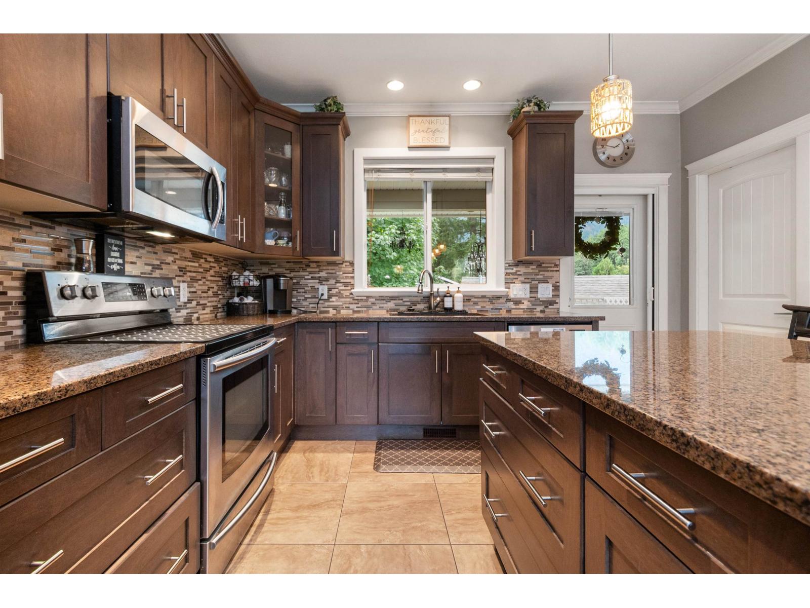 21296 Lakeview Crescent, Kawkawa Lake, Hope, British Columbia  V0X 1L1 - Photo 11 - R3159267