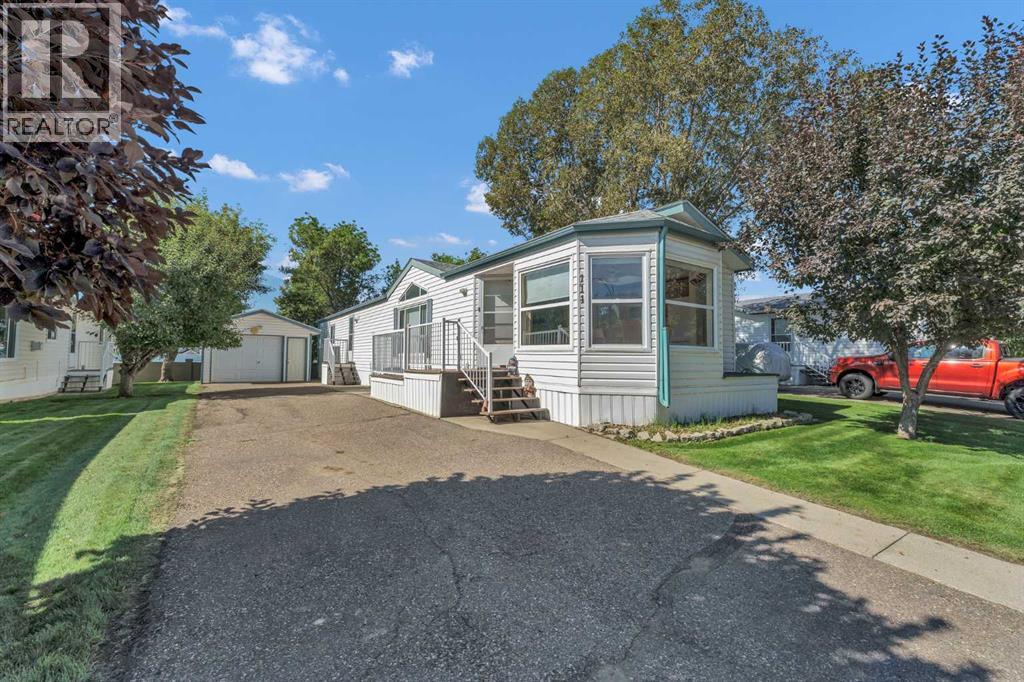 111, 1600 Strachan Road SE, Medicine Hat, Alberta