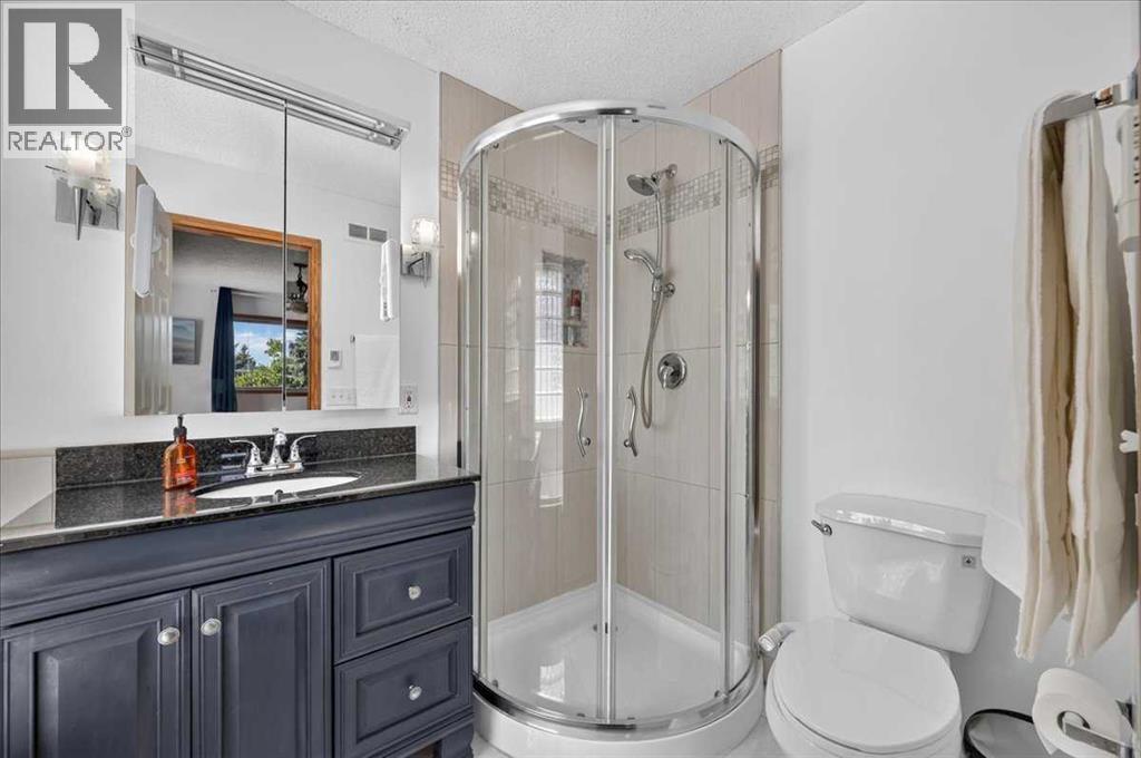 30 Sierra Nevada Way SW, Calgary, Alberta  T3H 3M6 - Photo 20 - A2339032