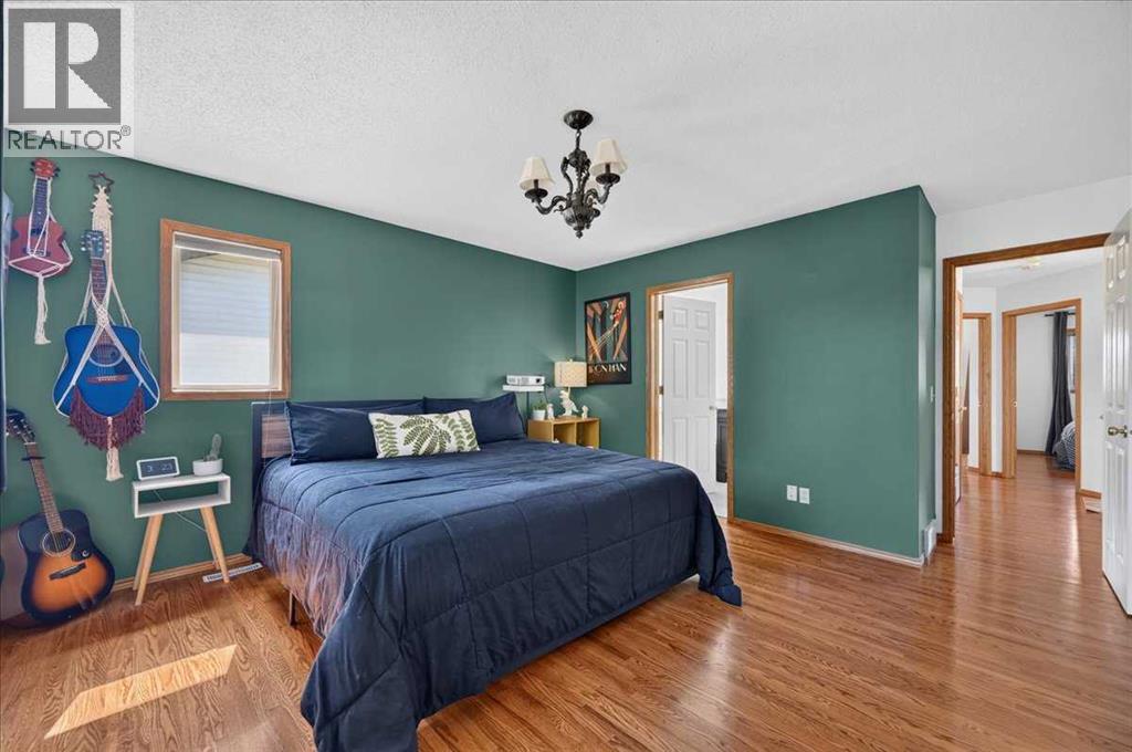 30 Sierra Nevada Way SW, Calgary, Alberta  T3H 3M6 - Photo 18 - A2339032