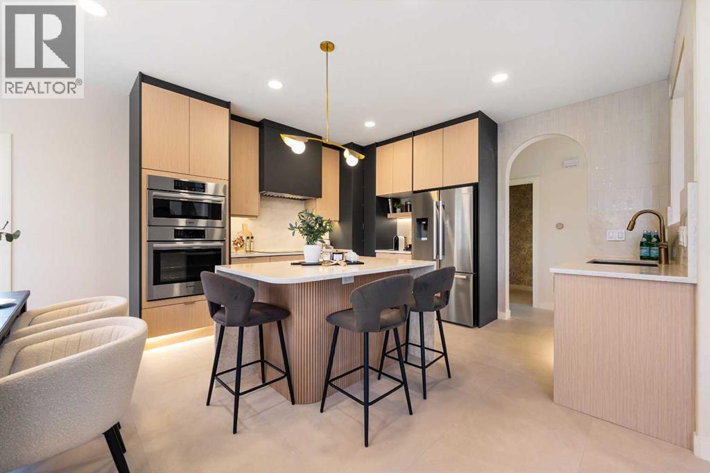 125 Discovery Place SW, Calgary, Alberta  T3H 4N5 - Photo 11 - A2329809