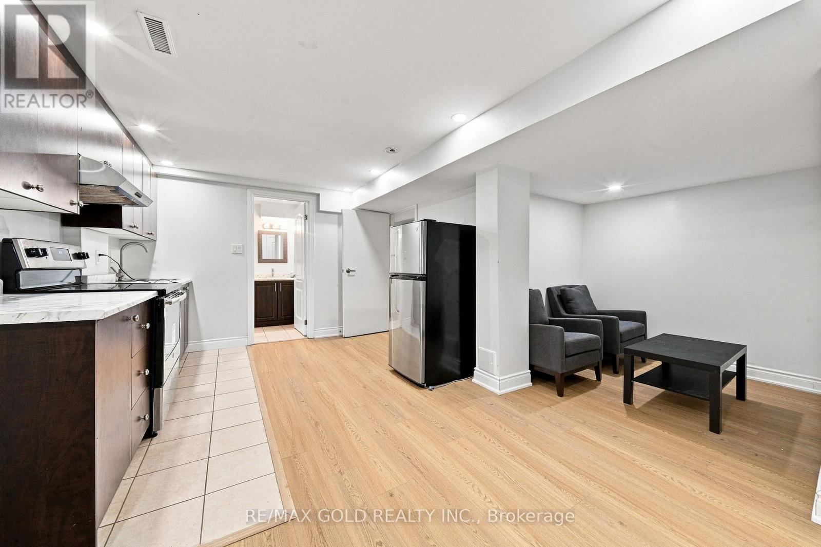 391 Assiniboine Trail, Mississauga, Ontario  L5R 2E6 - Photo 31 - W13724232