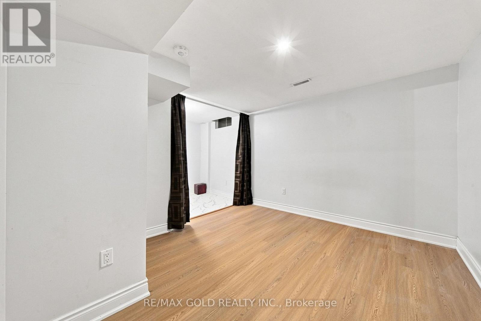 391 Assiniboine Trail, Mississauga, Ontario  L5R 2E6 - Photo 33 - W13724232