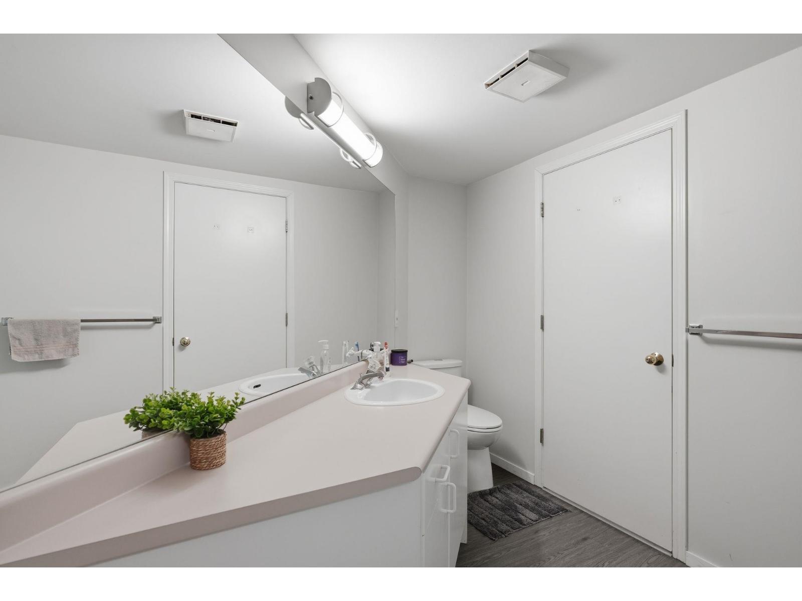 304 12130 80 Avenue, Surrey, British Columbia  V3W 0V2 - Photo 7 - R3147713