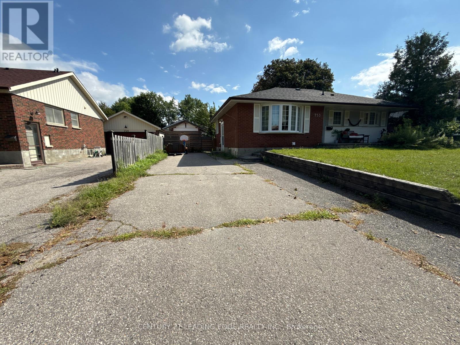 LOWER - 753 GLENFOREST STREET, Oshawa, Ontario
