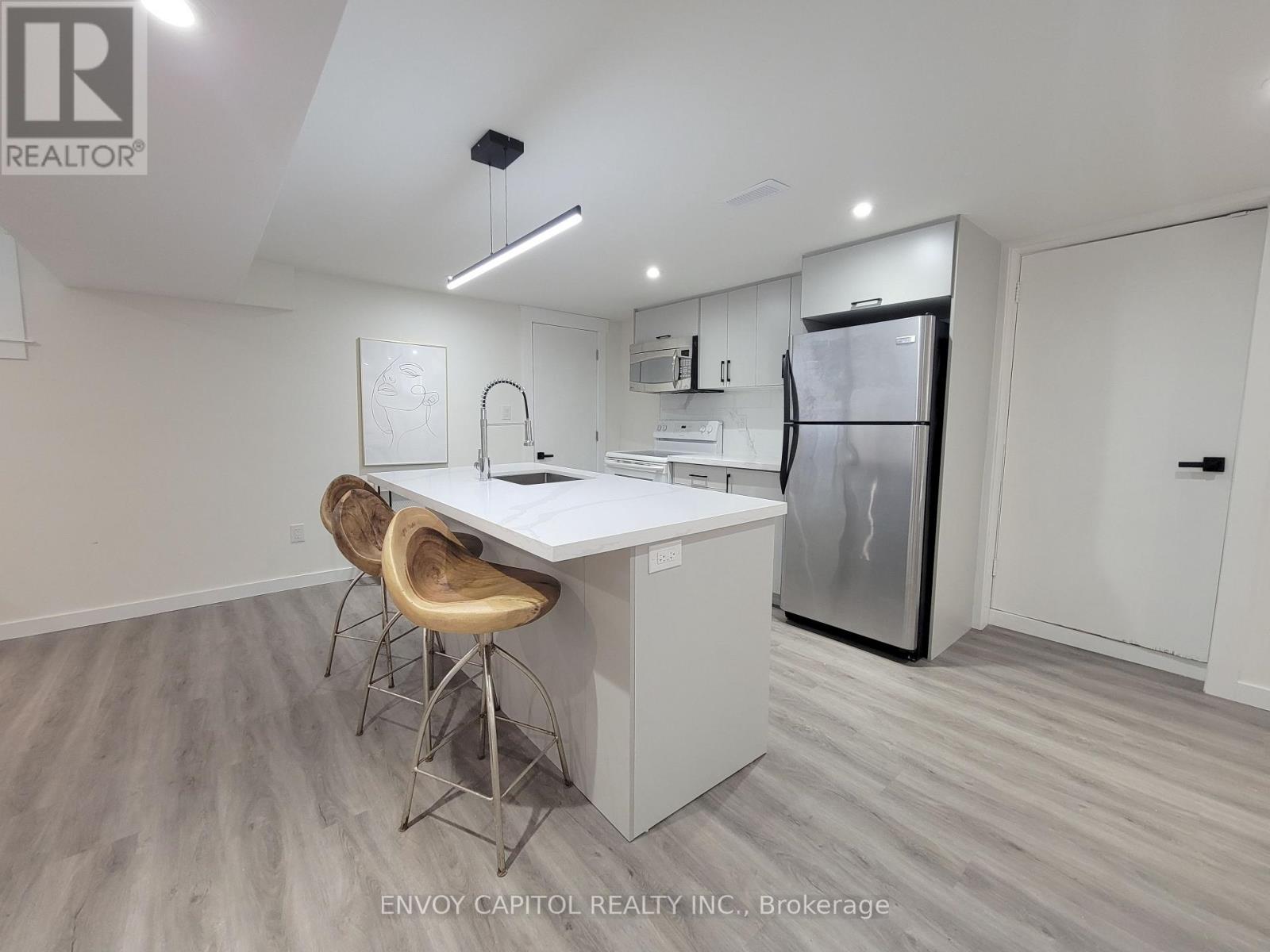 22 Bilardi Court, Hamilton, Ontario  L8H 3G3 - Photo 10 - X13725952