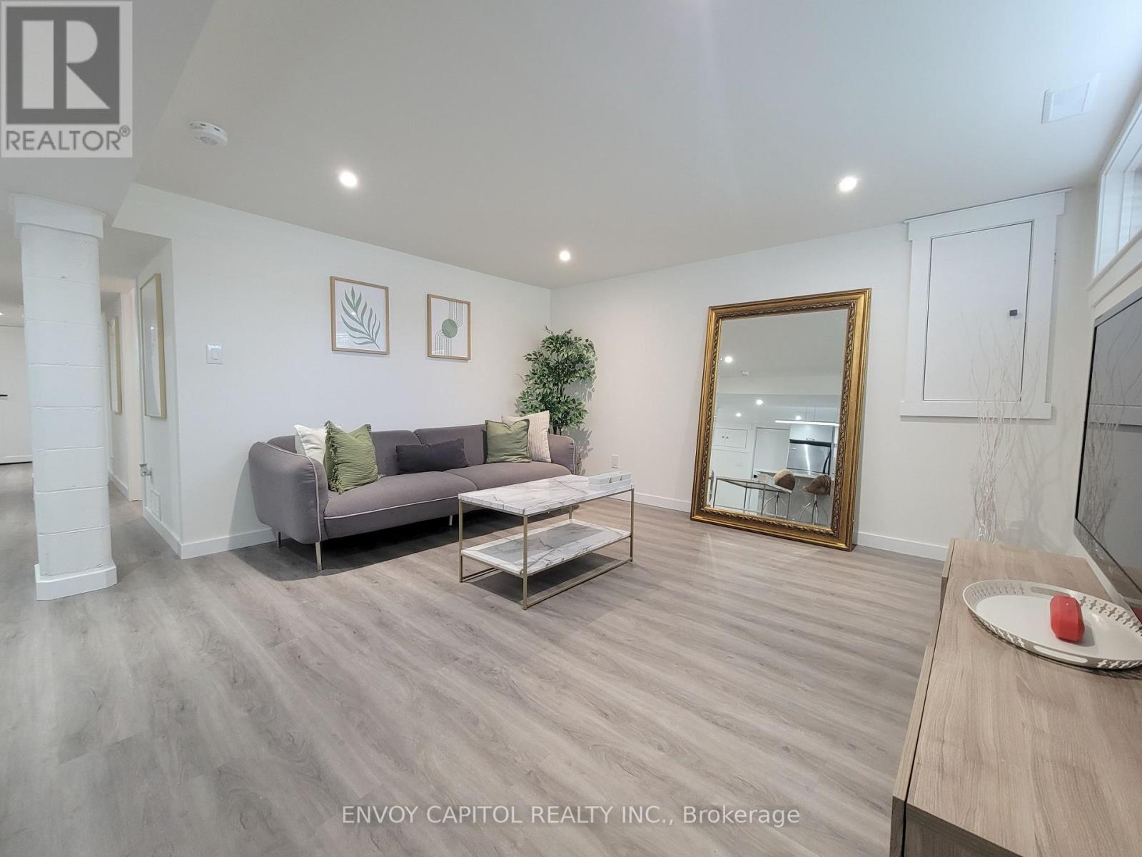 22 Bilardi Court, Hamilton, Ontario  L8H 3G3 - Photo 14 - X13725952