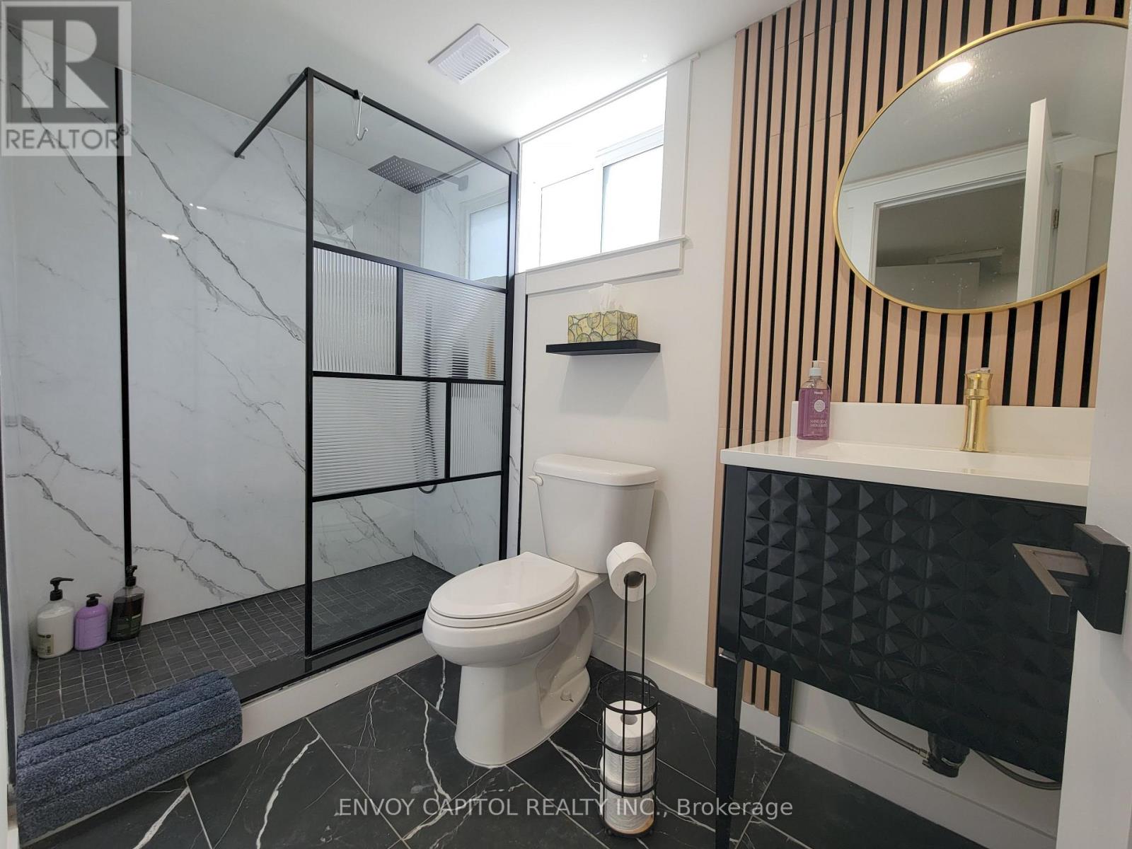 22 Bilardi Court, Hamilton, Ontario  L8H 3G3 - Photo 4 - X13725952