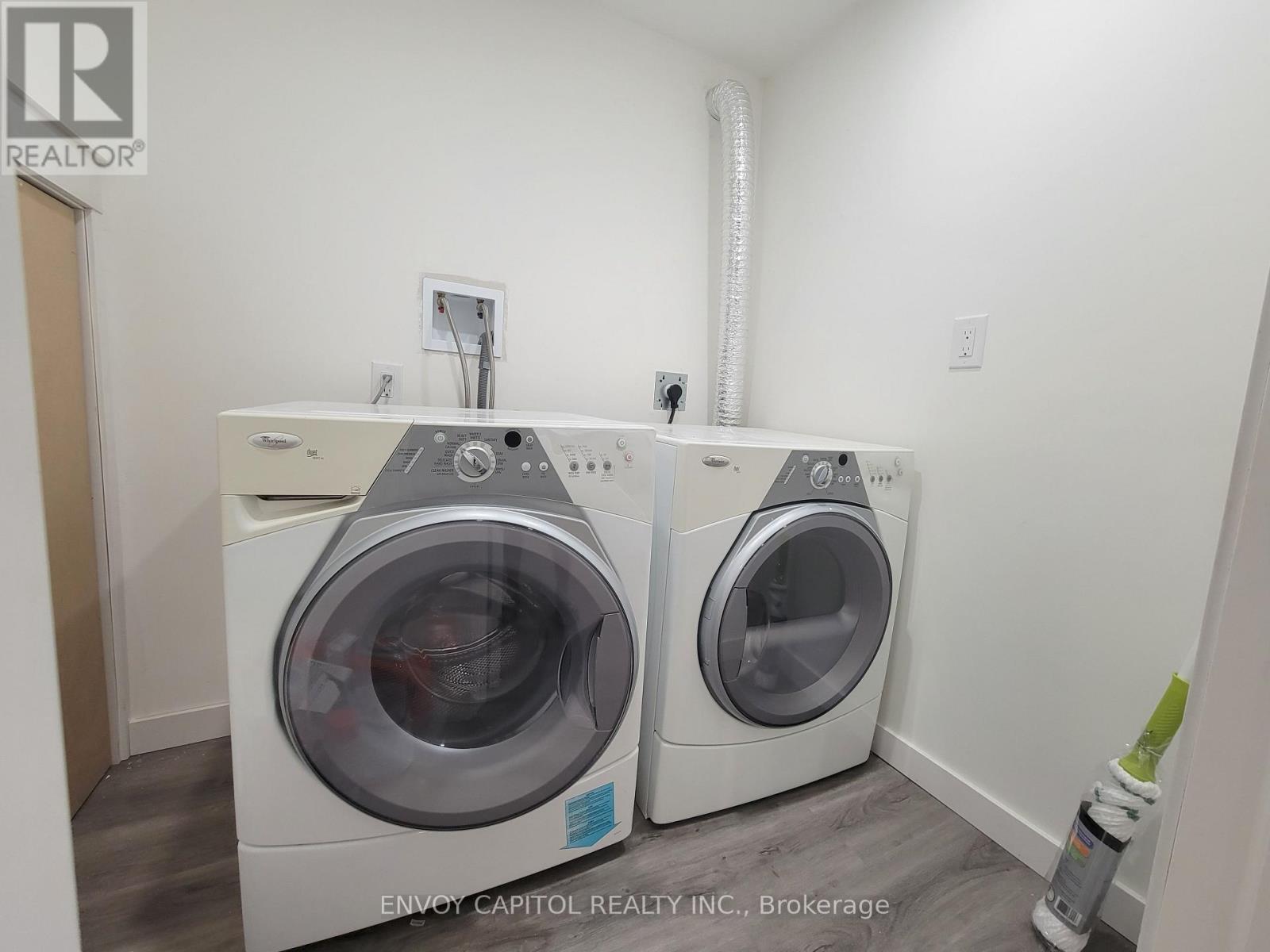 22 Bilardi Court, Hamilton, Ontario  L8H 3G3 - Photo 5 - X13725952