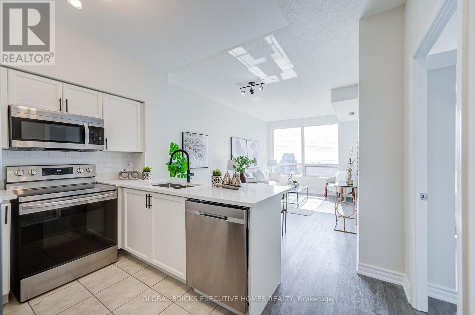2911 - 388 Prince Of Wales Drive, Mississauga, Ontario  L5B 0A1 - Photo 7 - W13725974