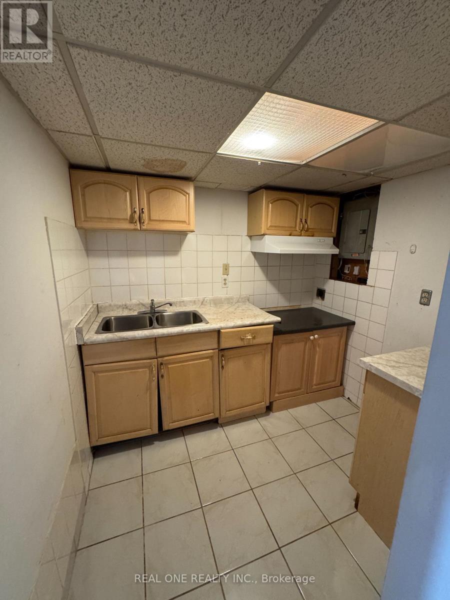 16 - 72 Dusay Place, Toronto, Ontario  M1W 2N2 - Photo 17 - E13725990