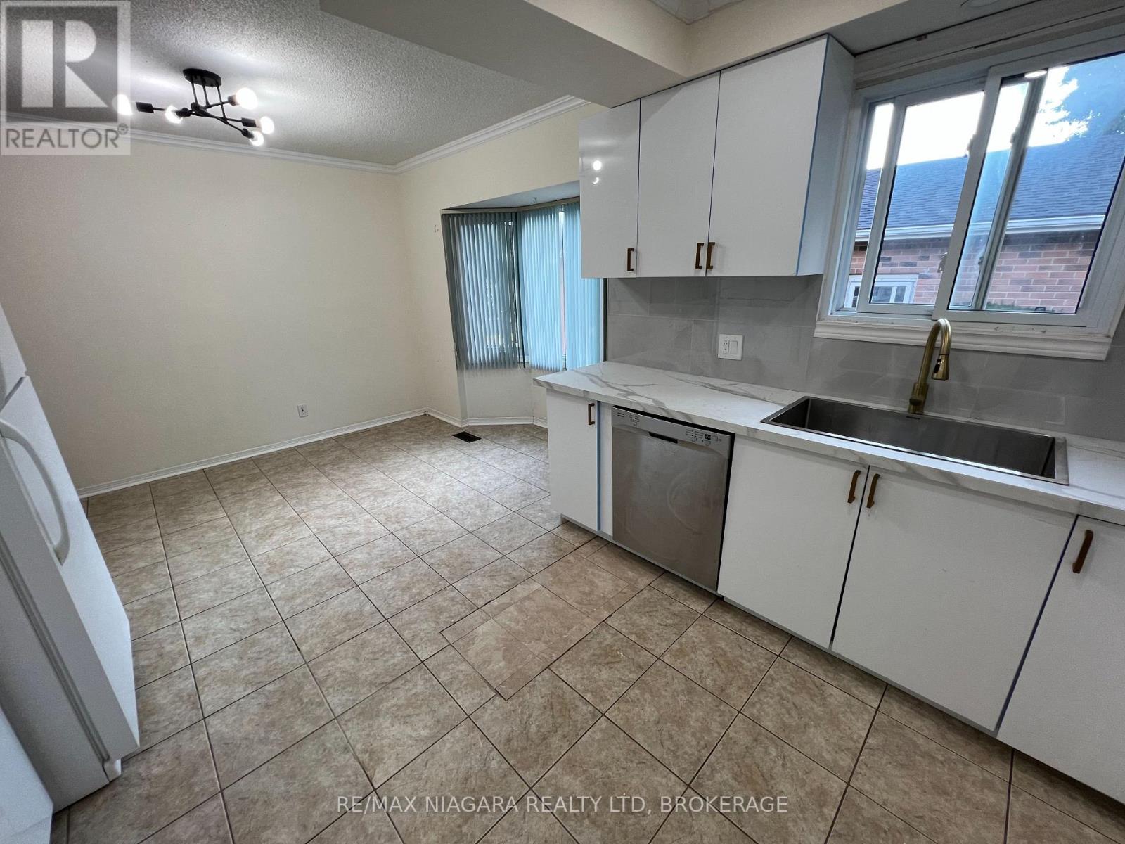 6171 Charnwood Avenue, Niagara Falls, Ontario  L2H 2L5 - Photo 12 - X13713162
