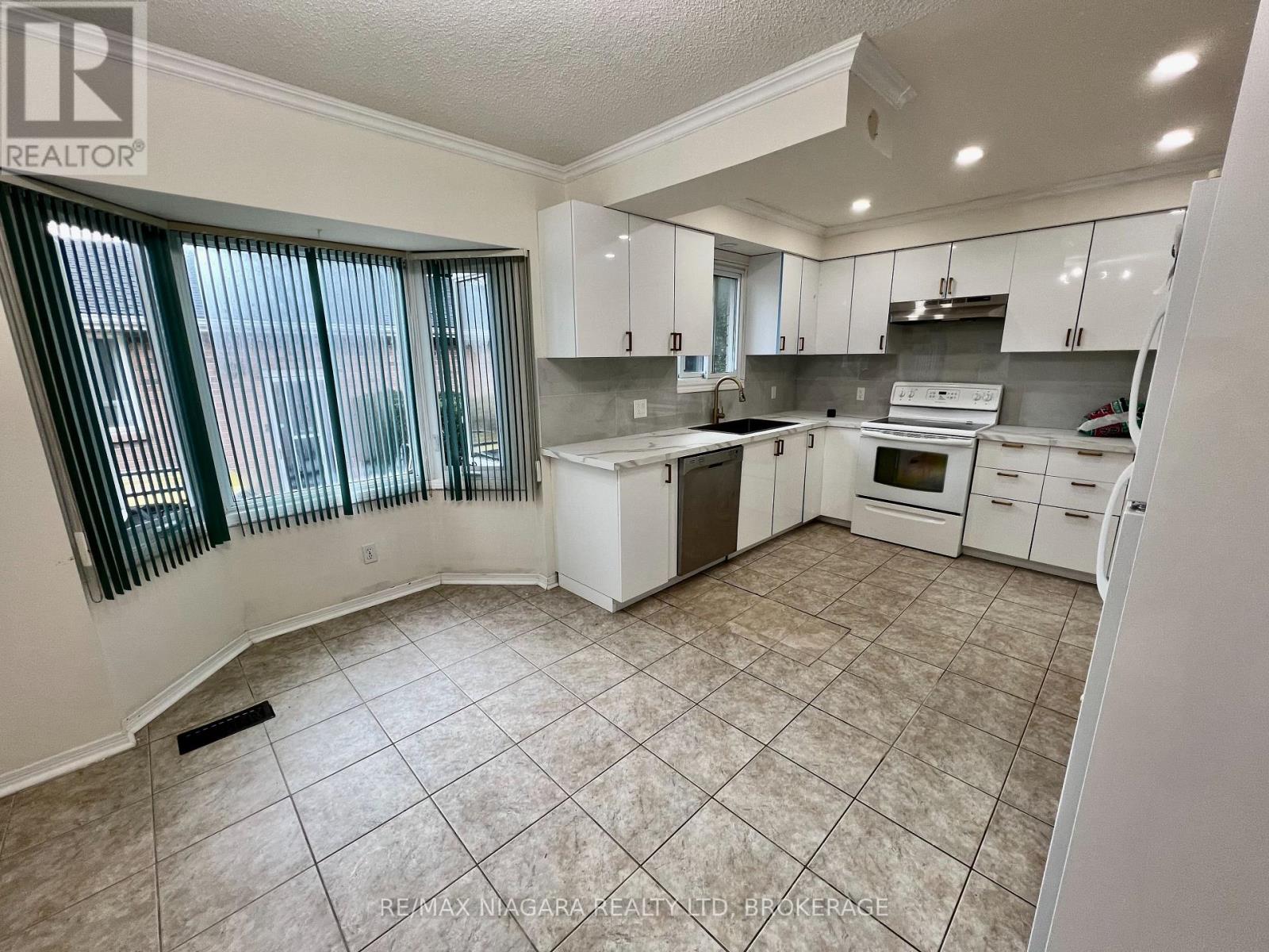 6171 Charnwood Avenue, Niagara Falls, Ontario  L2H 2L5 - Photo 10 - X13713162