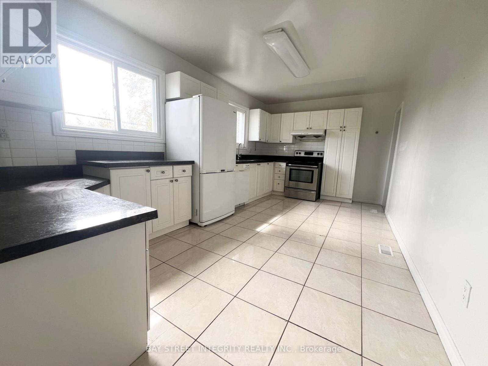 27 Tollerton Avenue, Toronto, Ontario M2K 2H1 - Photo 10 - C13726042
