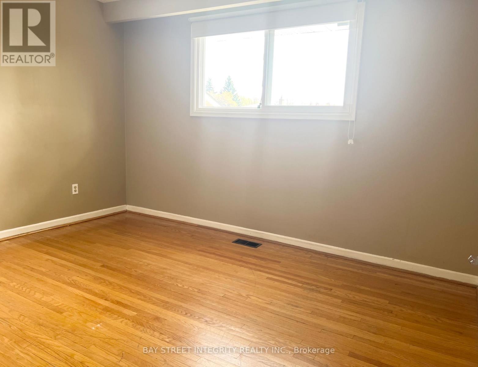 27 Tollerton Avenue, Toronto, Ontario M2K 2H1 - Photo 8 - C13726042