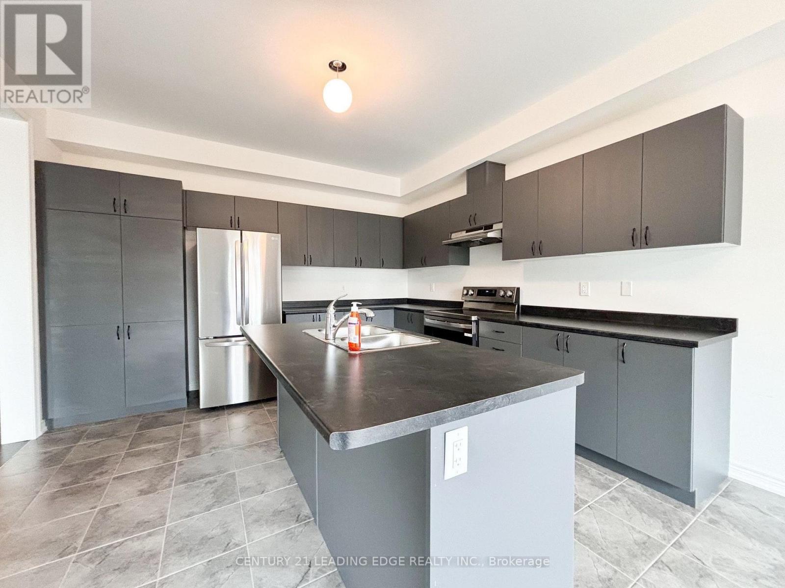 19 Wakefield Boulevard, Essa, Ontario  L3W 0L7 - Photo 10 - N13726060