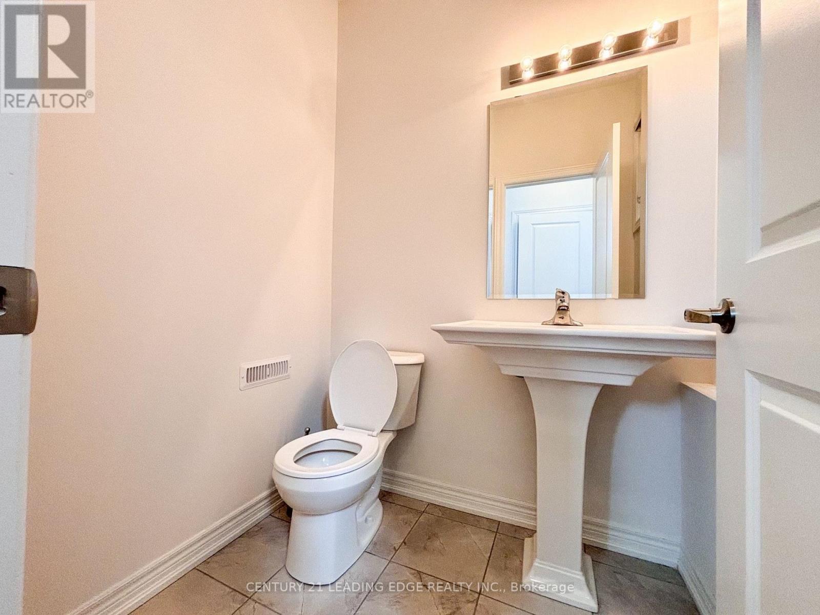 19 Wakefield Boulevard, Essa, Ontario  L3W 0L7 - Photo 12 - N13726060