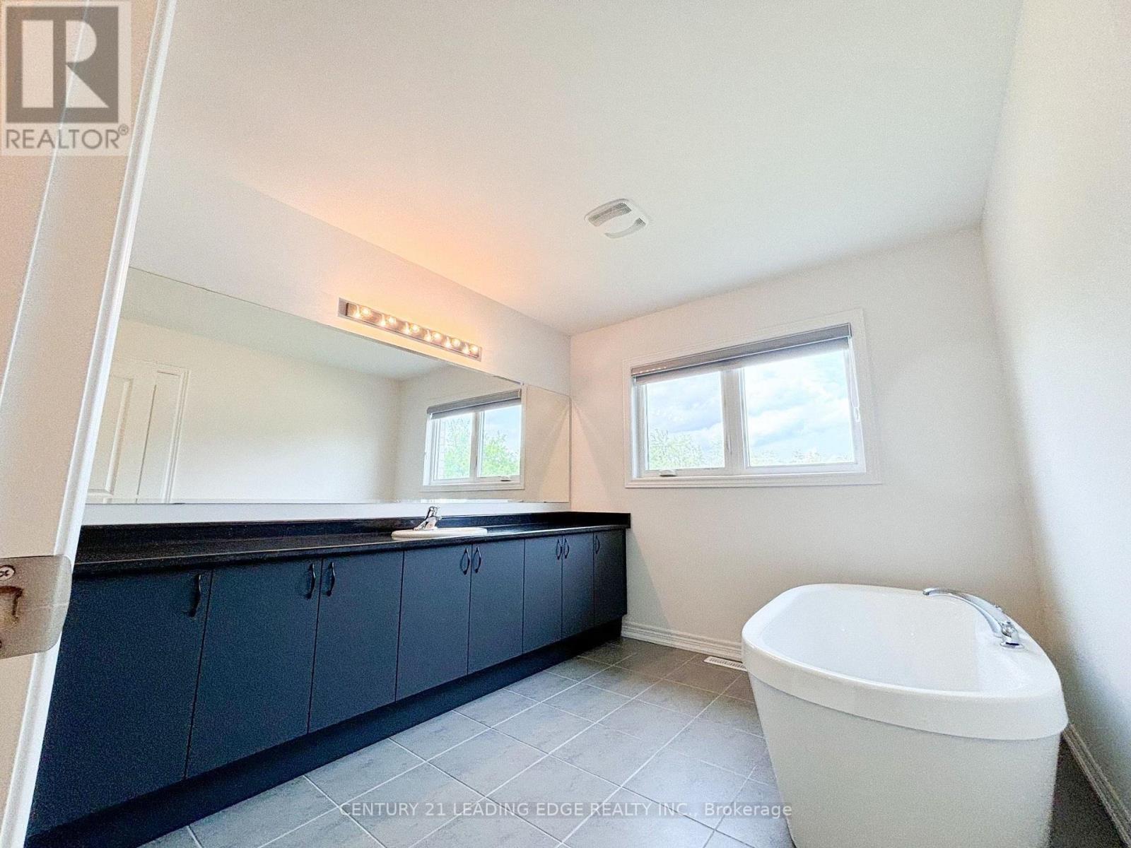 19 Wakefield Boulevard, Essa, Ontario  L3W 0L7 - Photo 17 - N13726060