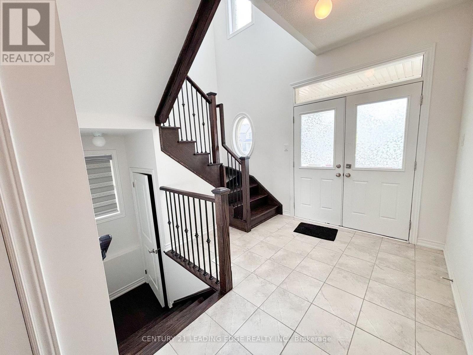 19 Wakefield Boulevard, Essa, Ontario  L3W 0L7 - Photo 5 - N13726060