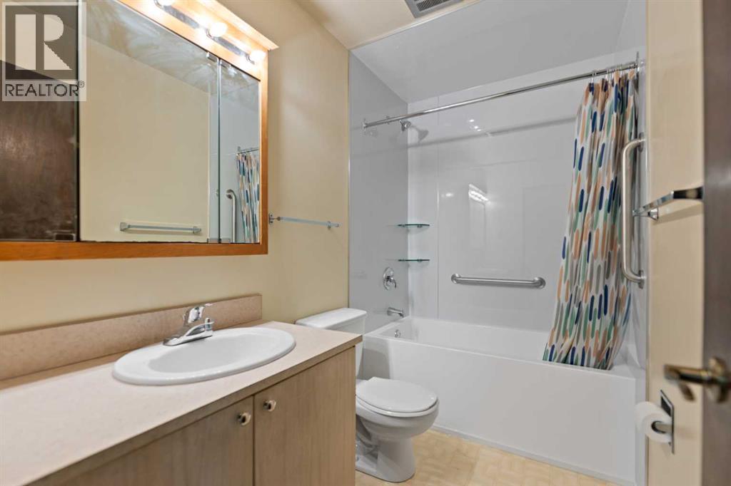31 Brae Glen Court SW, Calgary, Alberta  T2W 1B6 - Photo 28 - A2340702