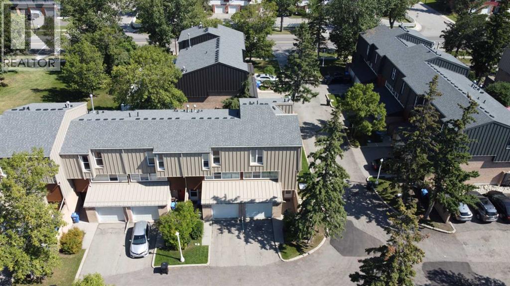 31 Brae Glen Court SW, Calgary, Alberta  T2W 1B6 - Photo 35 - A2340702