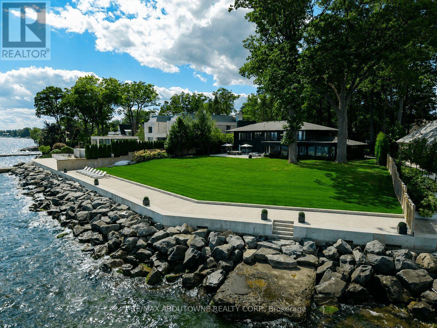 3 Ennisclare Drive, Oakville, Ontario  L6J 4N3 - Photo 3 - W12884912